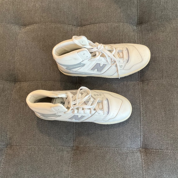 EUC ALD + New Balance 650 White Sneaker Size 10 main image 4